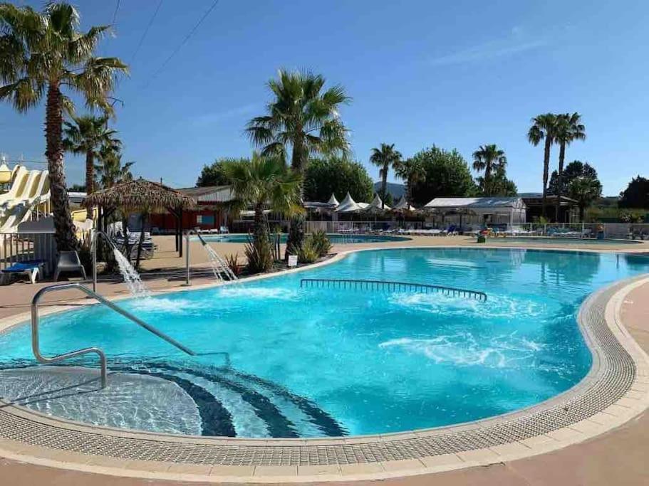Hotel Little John Fréjus Exteriér fotografie