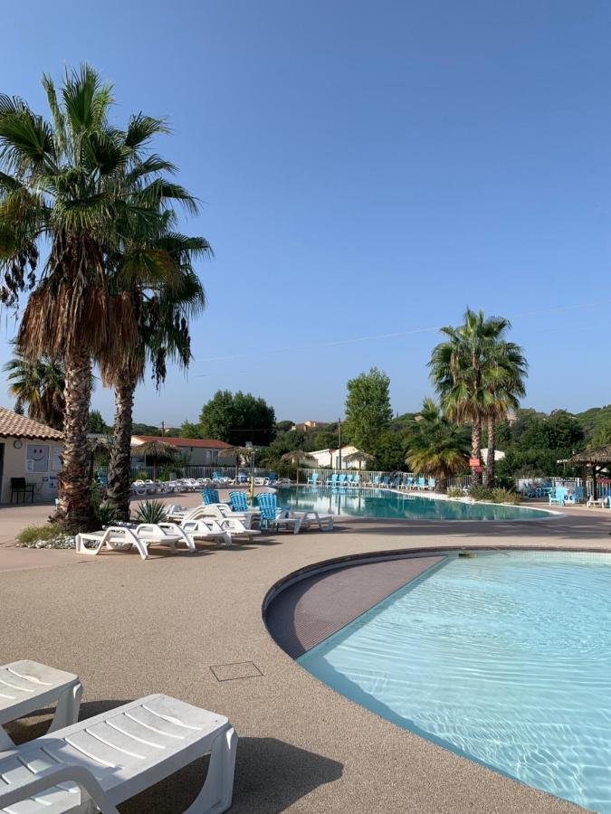 Hotel Little John Fréjus Exteriér fotografie