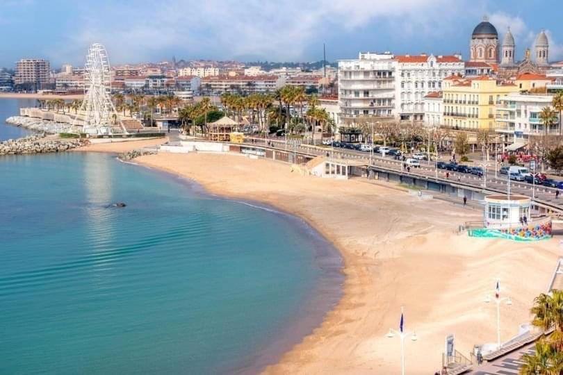Hotel Little John Fréjus Exteriér fotografie